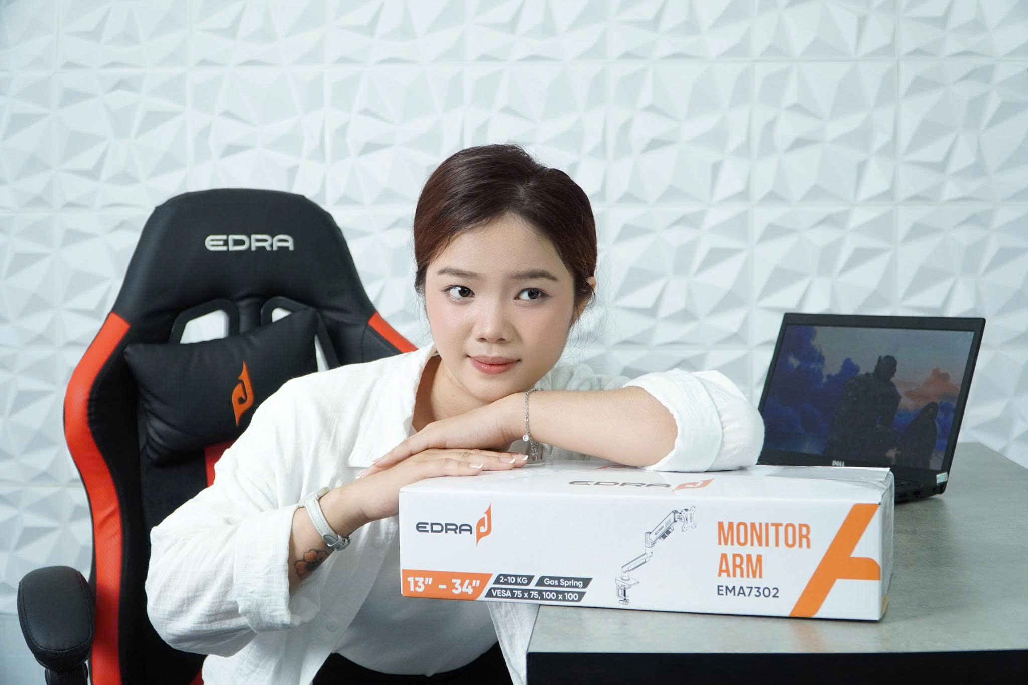 Giá đỡ màn hình EDRA EMA7302 - Màu đen 4 techcore binh tan 3 1